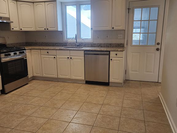 2nd image of 40 West St Floor 1