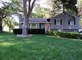 8300 W 92nd Ter, Overland Park, KS 66212