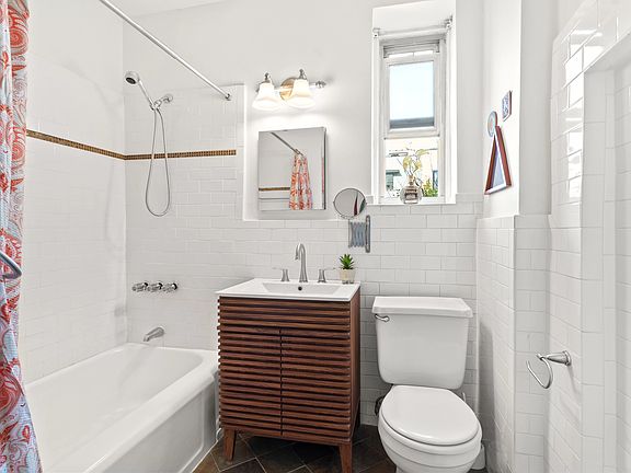 4th image of 225 Park Pl #3GR