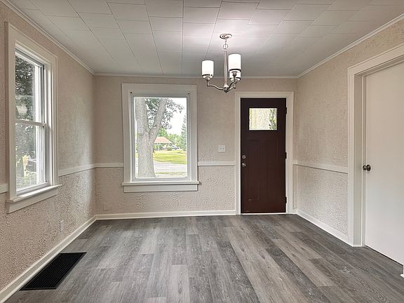 4th image of 108 18th Ave