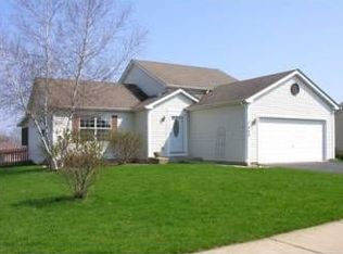 466 Valley View Dr, Genoa City, WI 53128