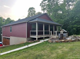 634 Southern Pines Pl, Leicester, NC 28748