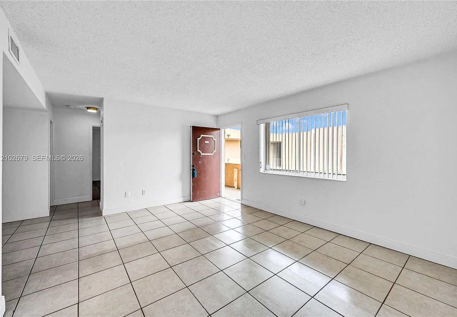 Kendall Acres West Condo — Photo 2