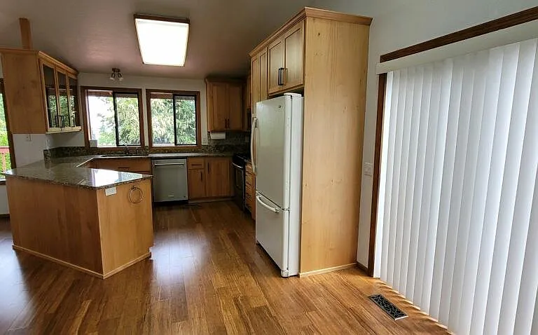 2285 W 29th Ave — Photo 19