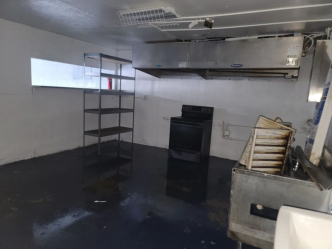 1 bed, 2.0 bath, 2500 sqft, $1,800 — Photo 3