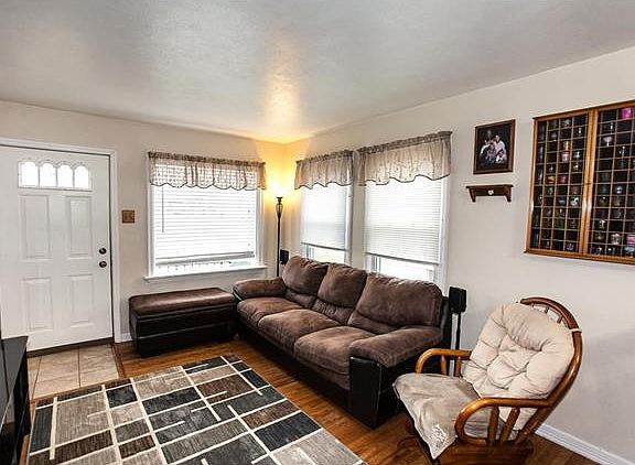 3rd image of 4342 Garden Park Ct