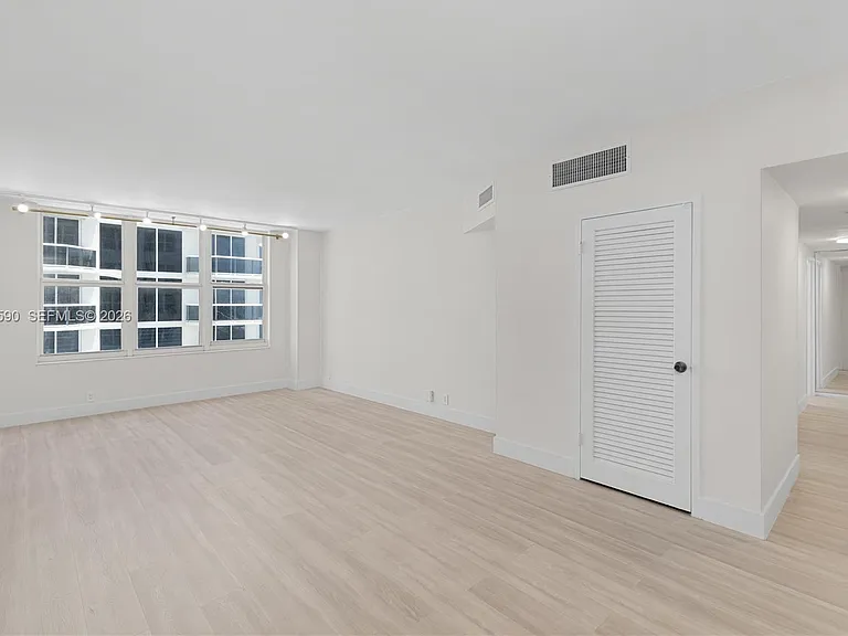 4747 Collins Ave #709 — Photo 14