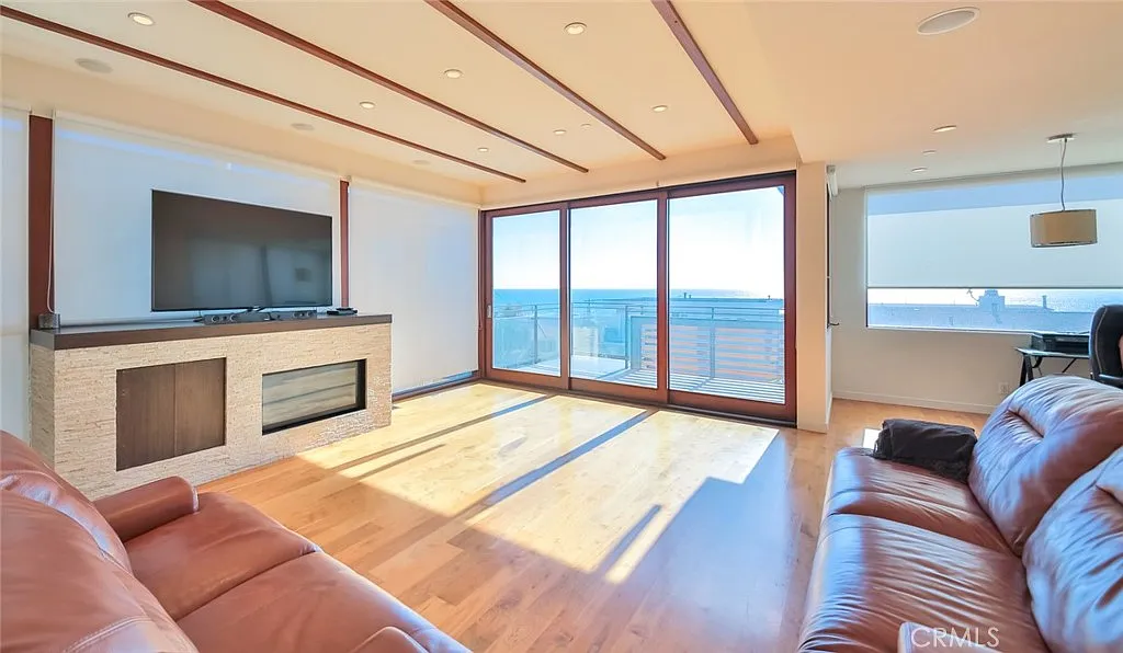 4 bed, 2220 sqft, $20,000 — Photo 2