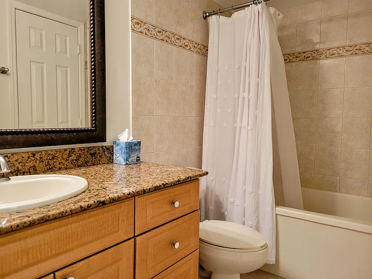 111 Lake Emerald Dr #406 — Photo 25