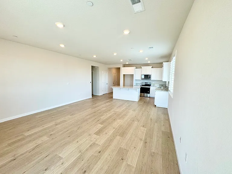 8128 Pasadena Dr — Photo 5