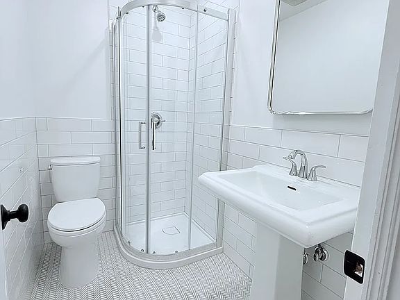 4th image of 506 President St #1