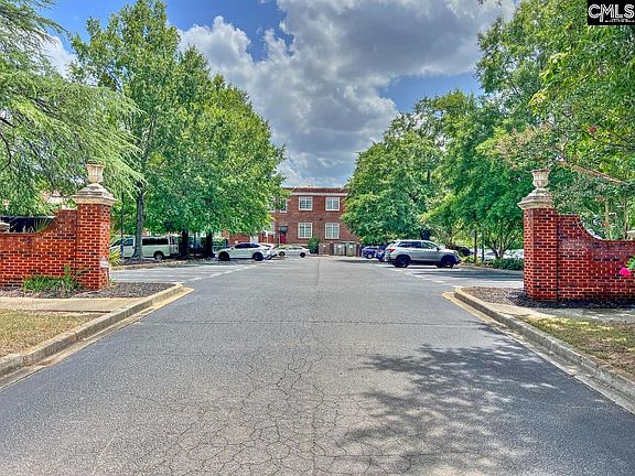 2nd image of 705 Maple St APT E202