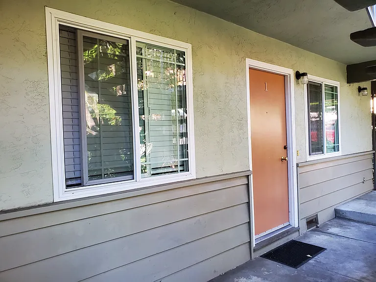 945 Kearney St #1 — Photo 7