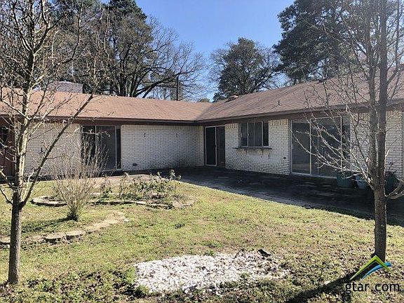 4th image of 147 Fairway Dr E