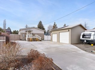 1731 SW 24th St, Redmond, OR 97756