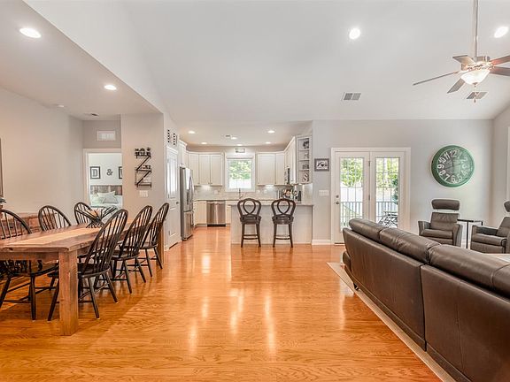 2nd image of 31 Mulberry Dr
