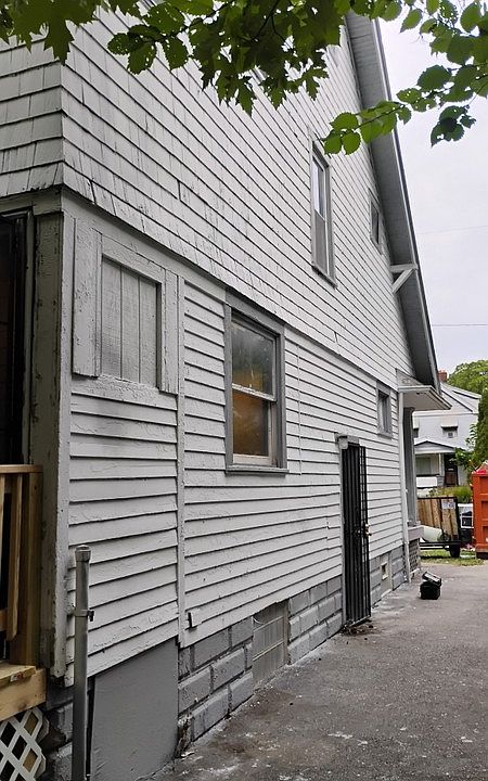 1st image of 3370 E 135th St