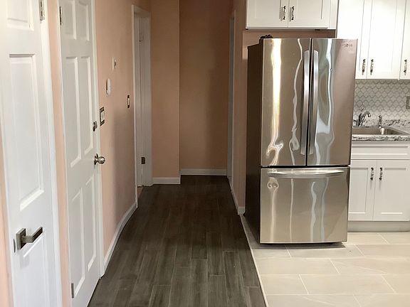 4th image of 1855 Adee Ave #1