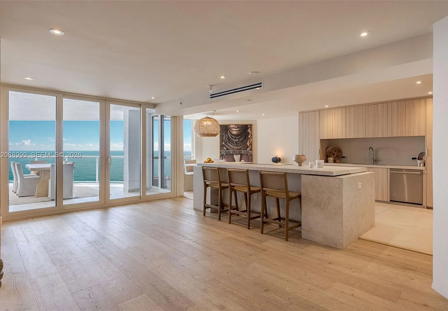 The Sterling Condo — Photo 3