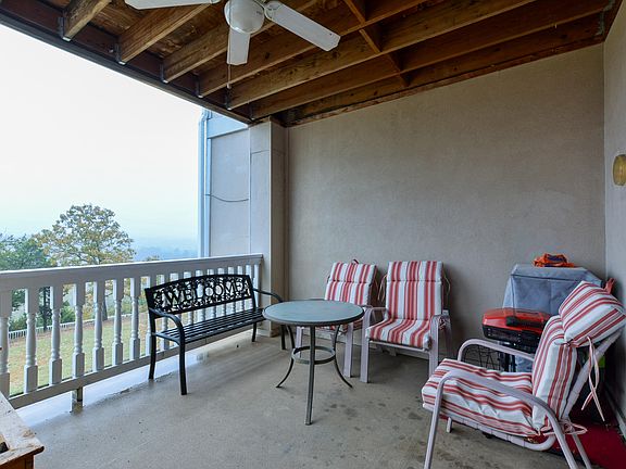 2nd image of 280 Woodland Dr W APT 1D