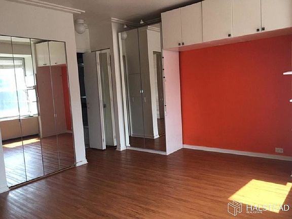 3rd image of 150 W 56th St APT 4511