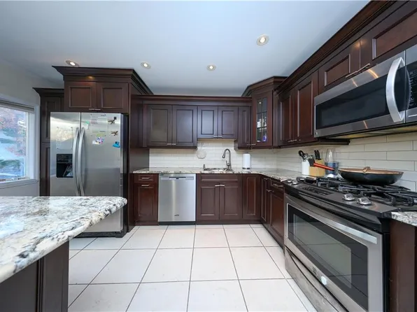 969 Armstrong Avenue image 19 of 34