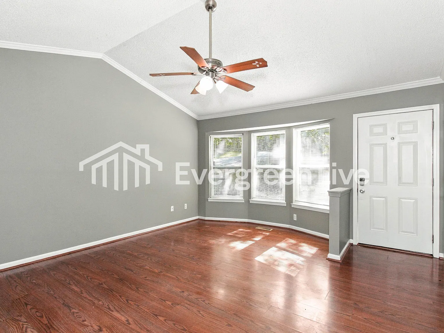 3 bed, 2.0 bath, 1138 sqft, $1,445 — Photo 2