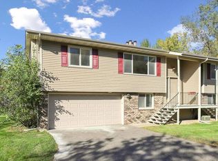 6848 Sandlewood Rd, Woodbury, MN 55125