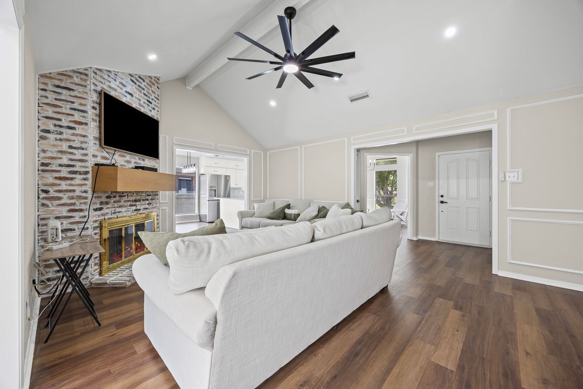 next background image