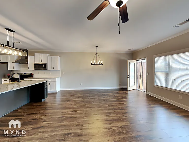 201 Jackson Pl NW — Photo 5