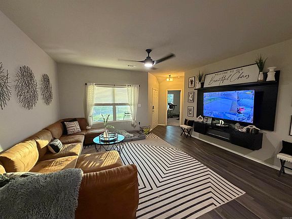 3rd image of 36 Spring Ridge Ln