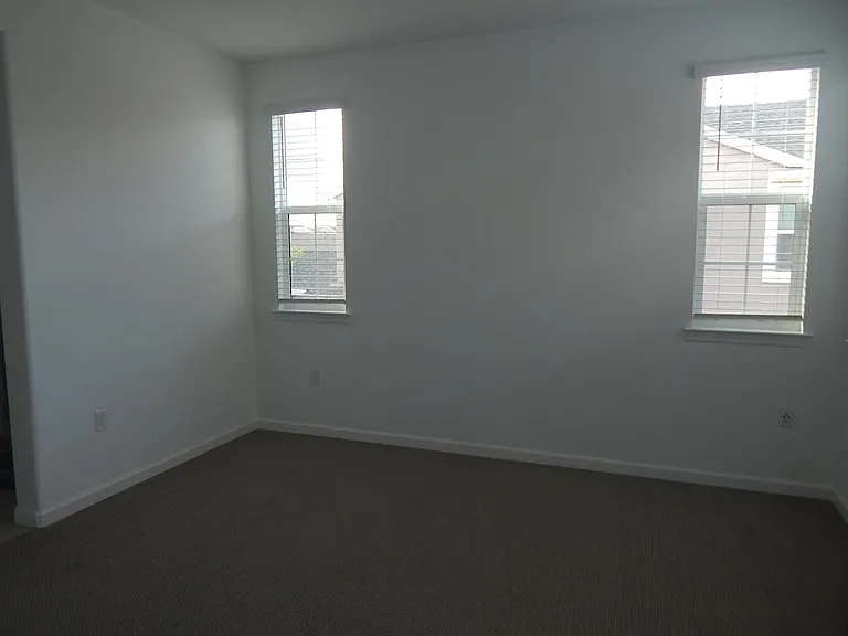 1683 Pena Ln — Photo 17
