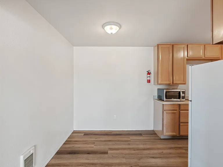 1111 W Market St #7 — Photo 7