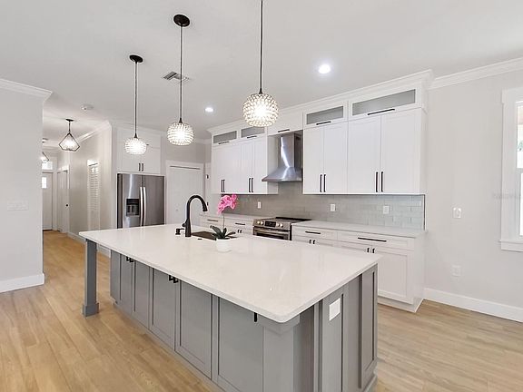 5th image of 1410 E Palifox St