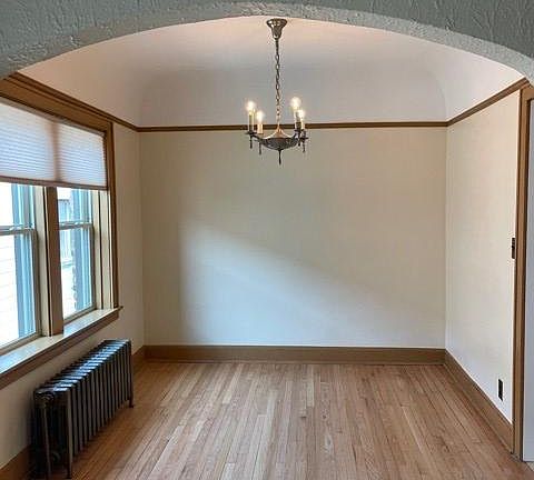 3rd image of 4428 N Oakland Ave #6