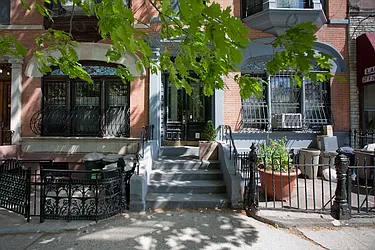 Sold by Avenue Sotheby's International Realty