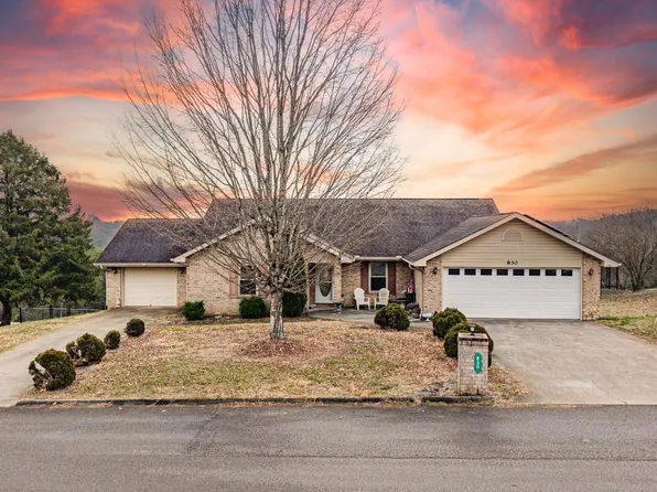 830 River Cliff Dr, Kodak, TN 37764