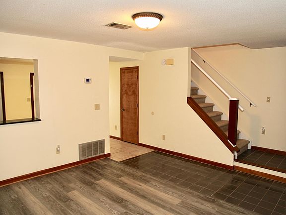 5th image of 208 1st St SE APT B
