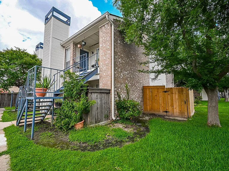 3900 Woodchase Dr #86 — Photo 29