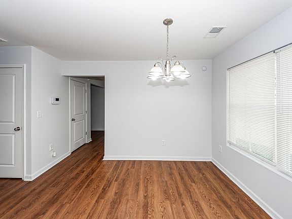 5th image of 211 White St #B