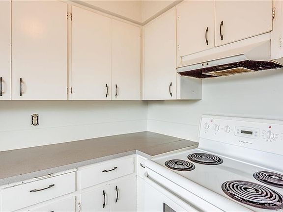4th image of 621 Constance Ave