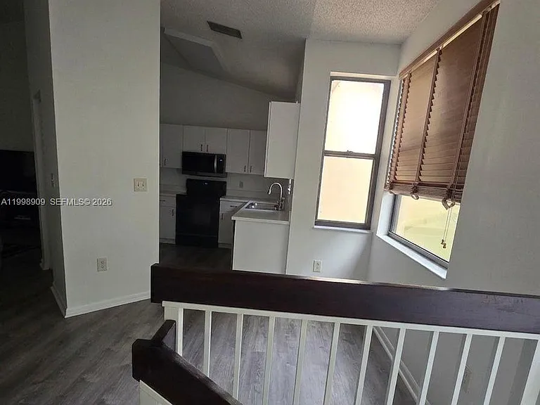 15515 N Miami Lakeway #202-11 — Photo 6
