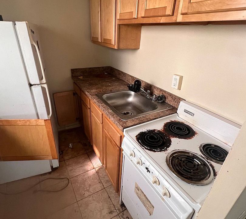2nd image of 17740 Lake Shore Blvd APT 102