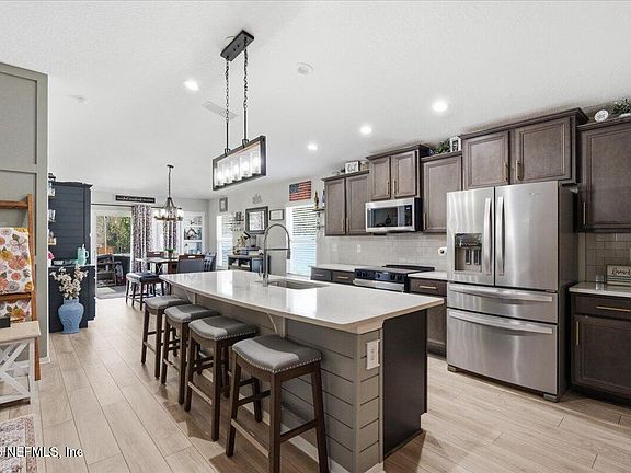 2nd image of 362 S HAMILTON SPRINGS Road