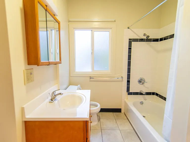 845 Warfield Ave — Photo 8