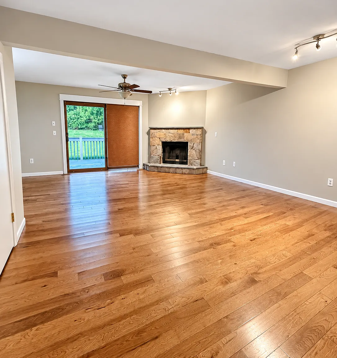 2 bed, 1.5 bath, 1400 sqft, $2,200 — Photo 3