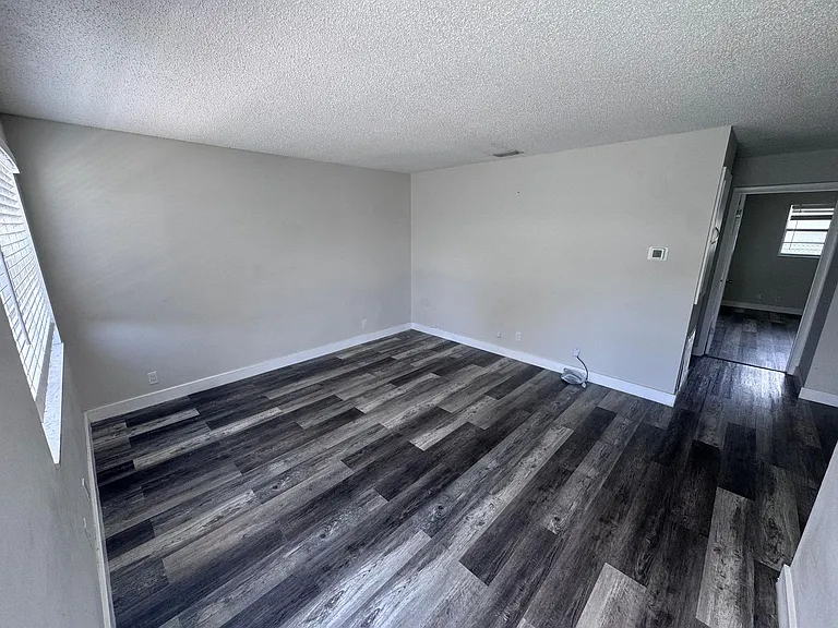 1886 41st Ave — Photo 5