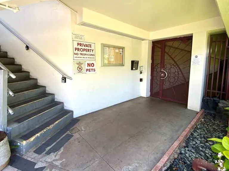 1655 Makaloa St #1015 — Photo 9