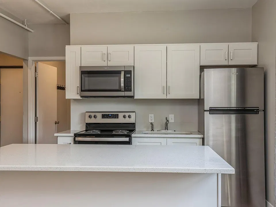 307 Lynn Ave #103