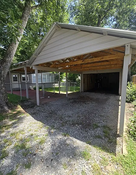 200 Henley Perry Dr — Photo 21